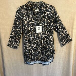Anne Klein Blouse 3/4 sleeve cream and black pattern. Size small never worn